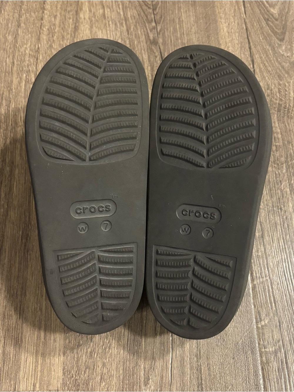 Crocs Dylan Platform Clogs Women’s Size 7 Black Slip-On Comfort Clog - Picture 5 of 8